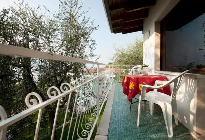 ホテル Villaggio Albergo Casa E Lago