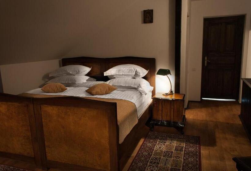 Pensiune Restaurant Tara Luanei