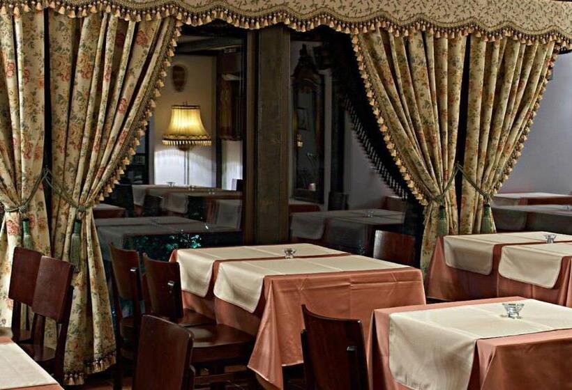 Pensiune Restaurant Tara Luanei