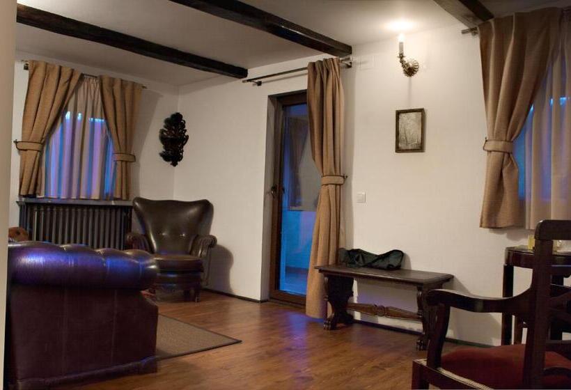 Pensiune Restaurant Tara Luanei