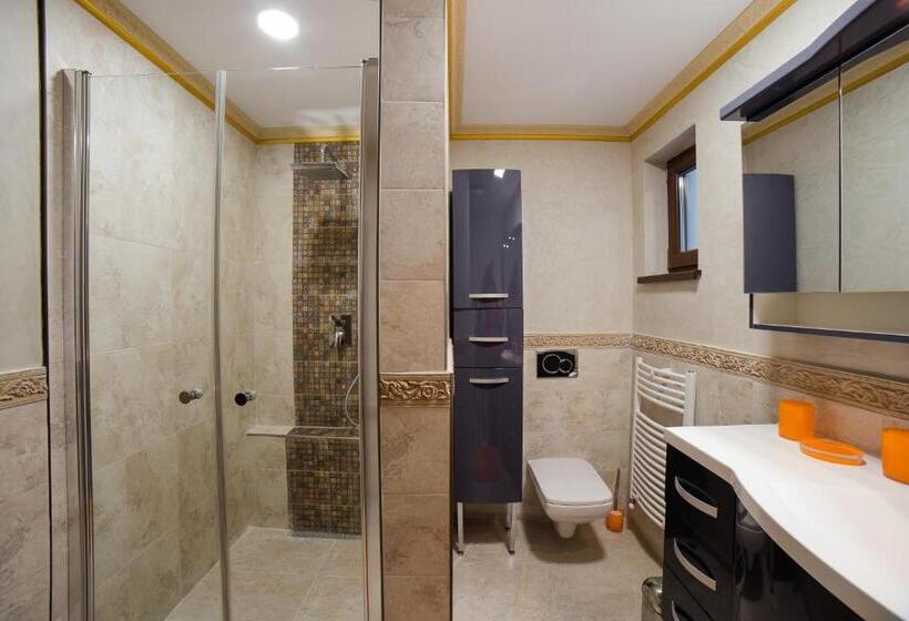 Pensiunea Dumbrăvița