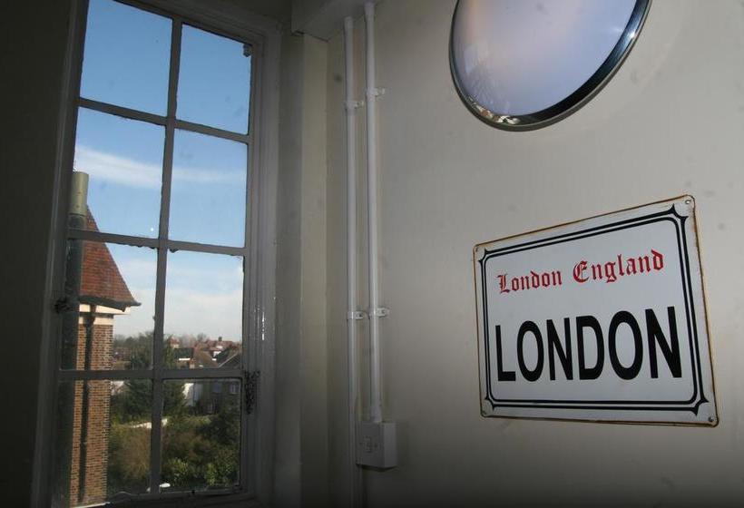 London Backpackers Youth Hostel 18   35 Years Old Only