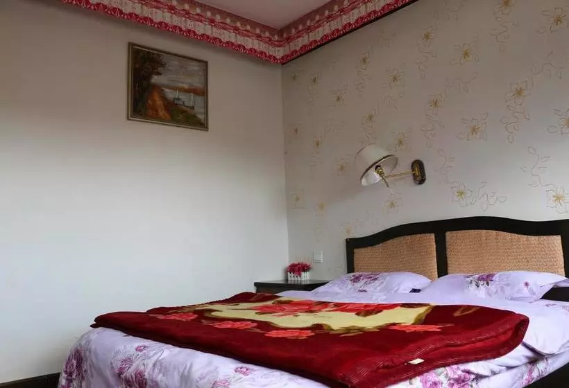 Retkeilymaja Shangajoy Seasons Inn