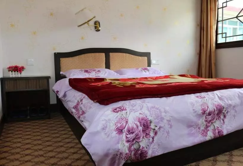 Retkeilymaja Shangajoy Seasons Inn