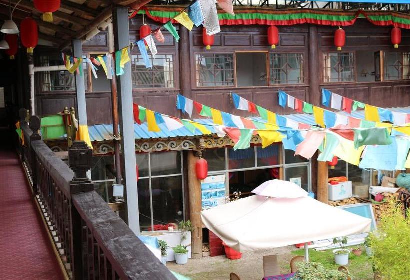 Hospedaria Shangajoy Seasons Inn