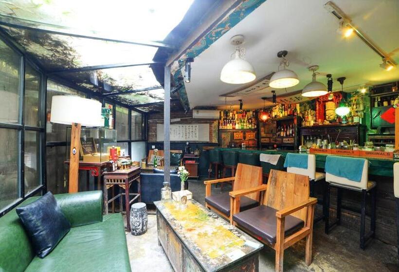 Chengdu Mix Hostel Courtyard Poshpacker