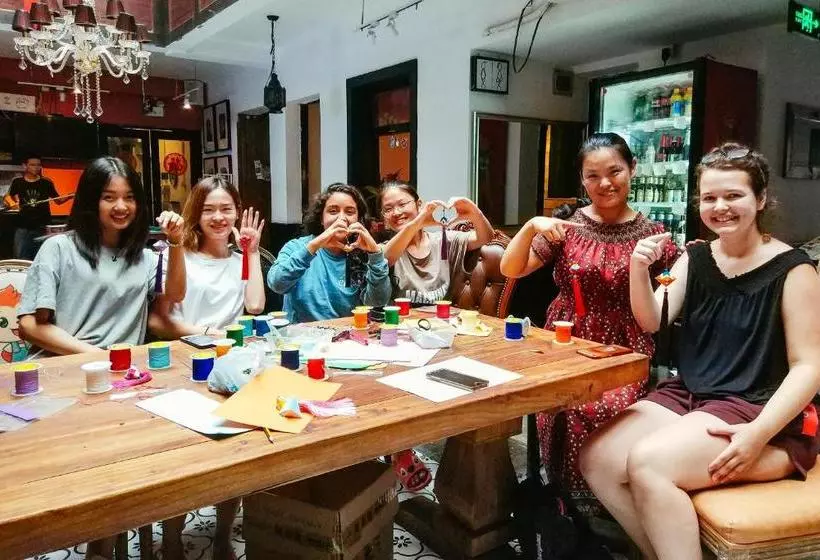 Chengdu Mix Hostel Courtyard Poshpacker
