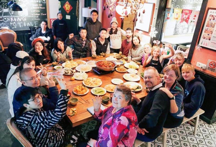 Chengdu Mix Hostel Courtyard Poshpacker