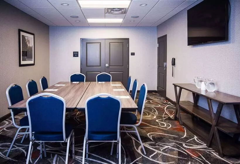 ホテル Hampton Inn & Suites At Wisconsin Dells Lake Delton