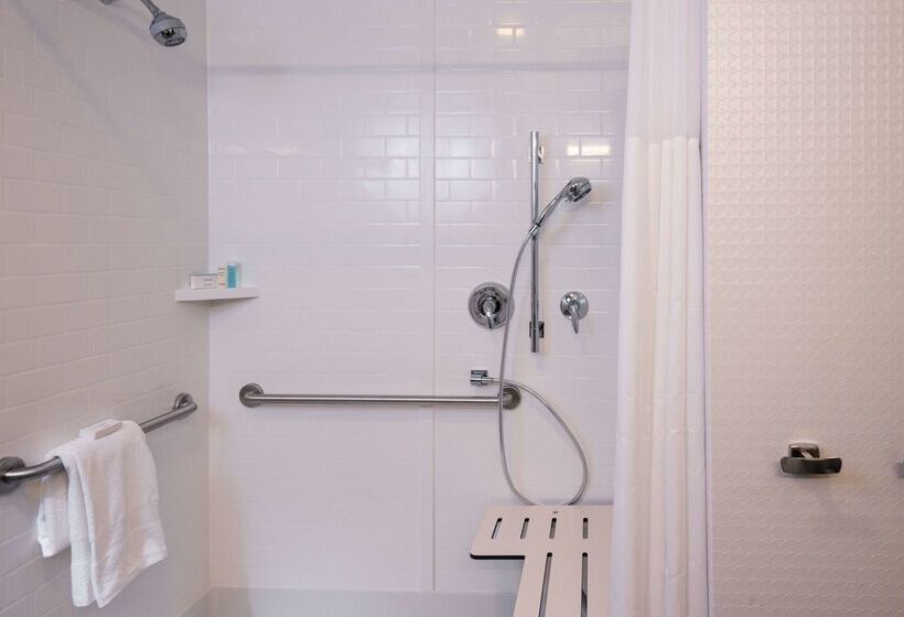 Отель Hampton Inn & Suites At Wisconsin Dells Lake Delton