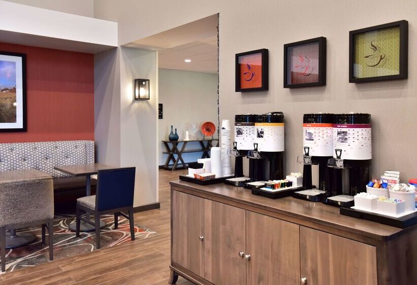 Отель Hampton Inn & Suites At Wisconsin Dells Lake Delton