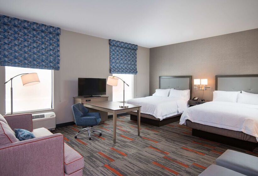 Отель Hampton Inn & Suites At Wisconsin Dells Lake Delton
