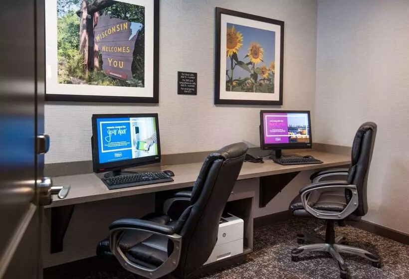 ホテル Hampton Inn & Suites At Wisconsin Dells Lake Delton