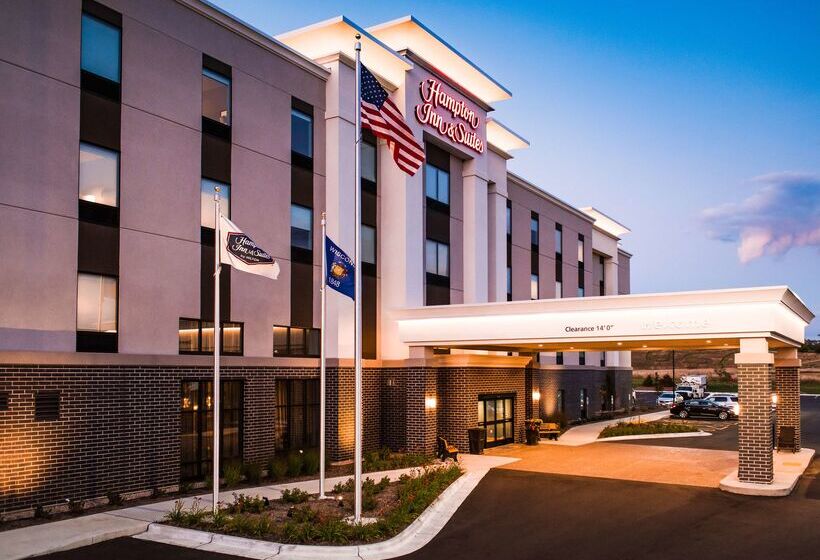 Отель Hampton Inn & Suites At Wisconsin Dells Lake Delton