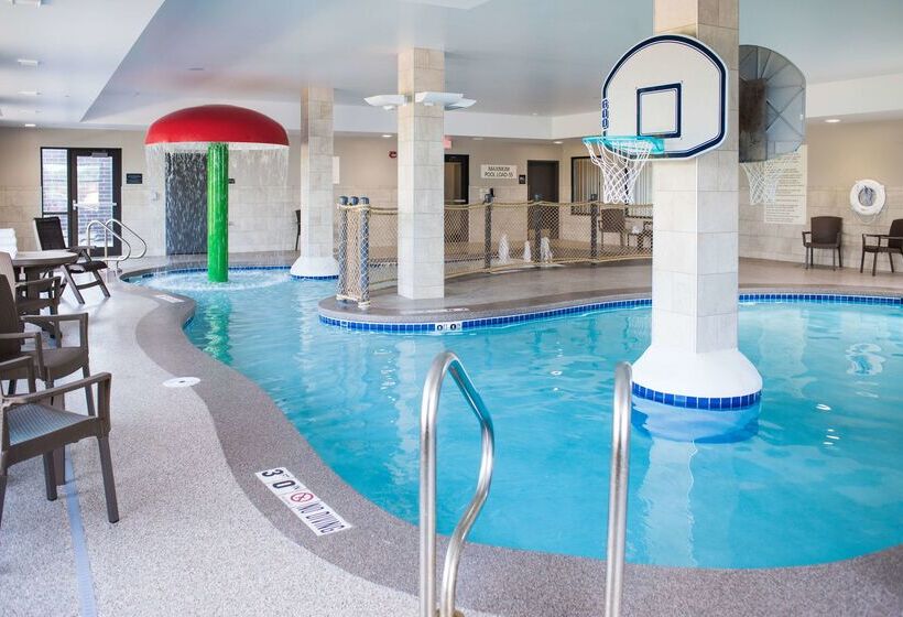 Отель Hampton Inn & Suites At Wisconsin Dells Lake Delton