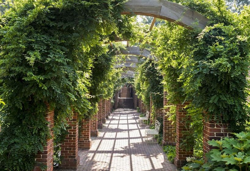 فندق Williamsburg Lodge, Autograph Collection