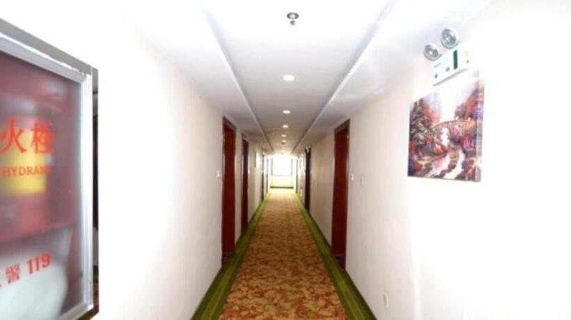 Otel Greentree Inn Dingzhou Railway Station Business