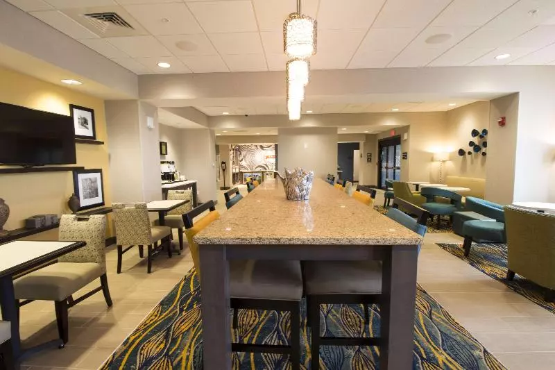 Hotelli Hampton Inn Decatur Mt. Zion