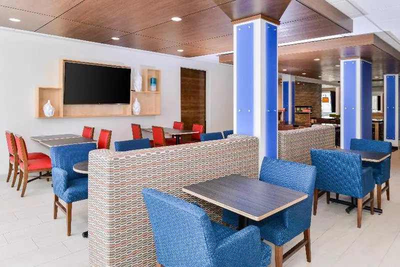 ホテル Holiday Inn Express & Suites   Ogallala, An Ihg