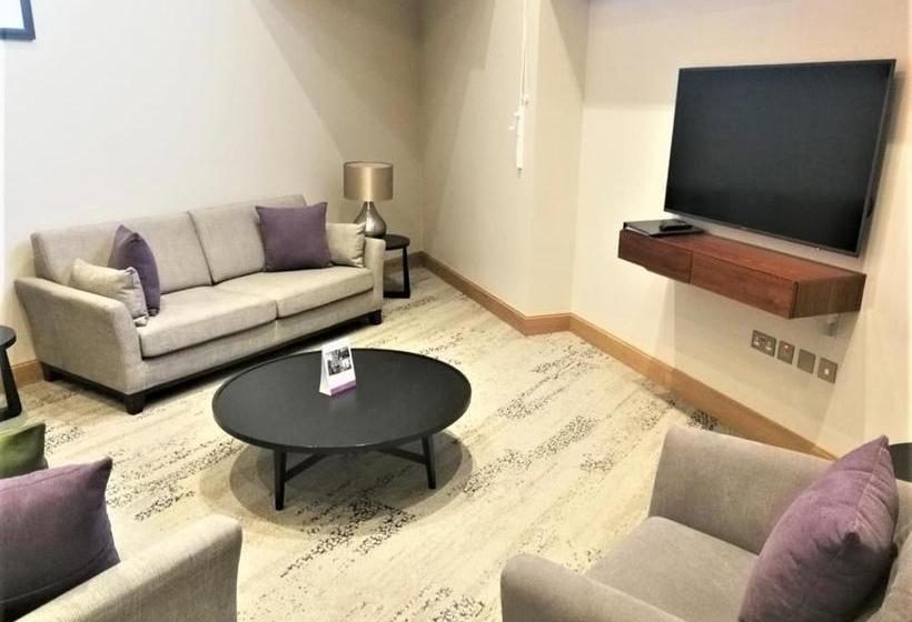 هتل Sanctum International Serviced Apartments Belsize