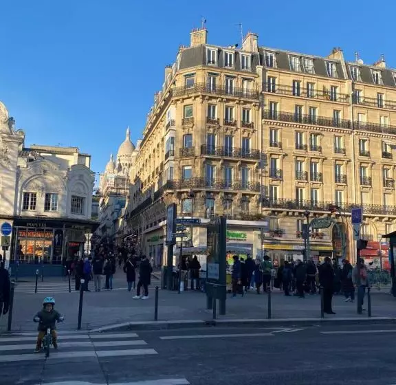Montmartre Romantic, Bed & Breakfast   Paris