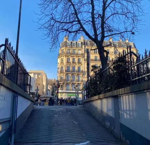 Montmartre Romantic, Bed & Breakfast   Paris