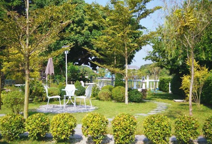 مبيت وإفطار Eat Sleep Cafe & Bed