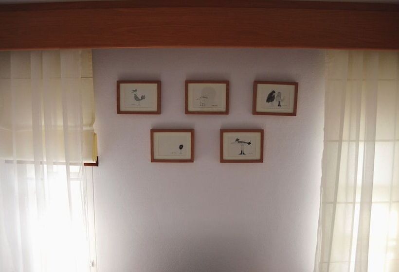 مبيت وإفطار Eat Sleep Cafe & Bed