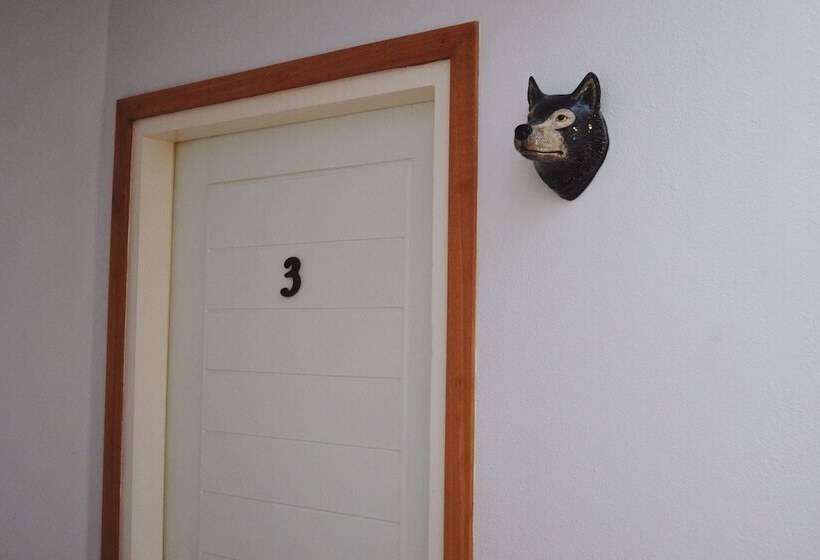 مبيت وإفطار Eat Sleep Cafe & Bed