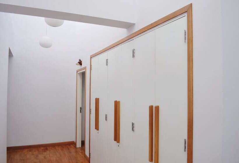 مبيت وإفطار Eat Sleep Cafe & Bed