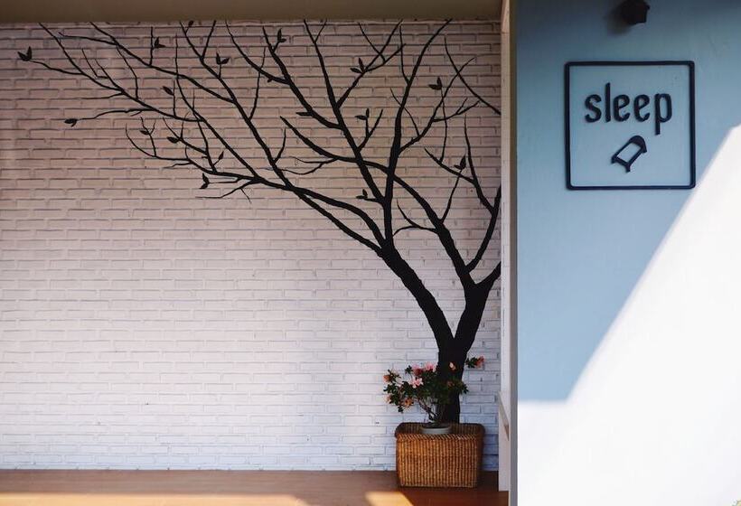 مبيت وإفطار Eat Sleep Cafe & Bed