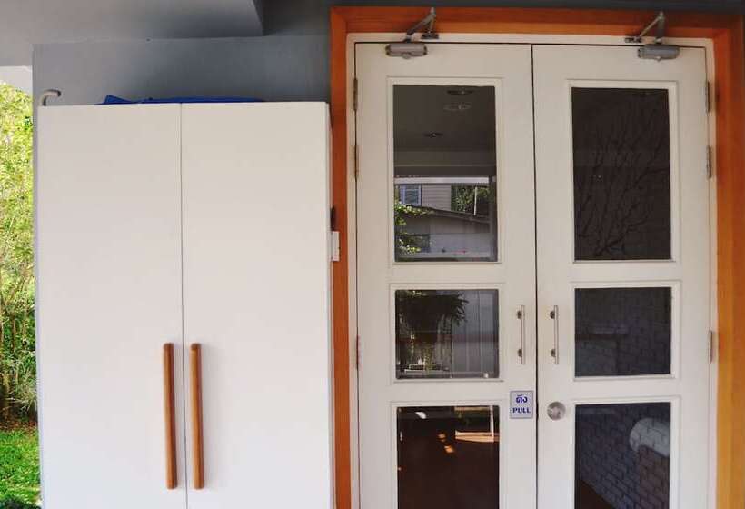 مبيت وإفطار Eat Sleep Cafe & Bed