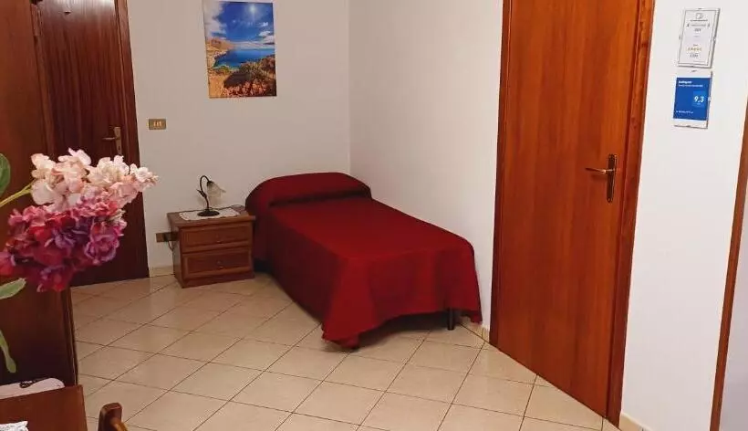 تختخواب و صبحانه La Mimosa Di Erice