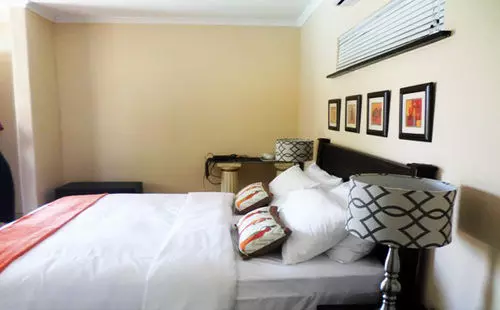 تختخواب و صبحانه Sollunaa Guesthouse