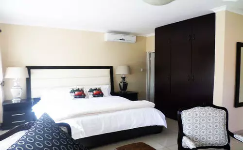 تختخواب و صبحانه Sollunaa Guesthouse