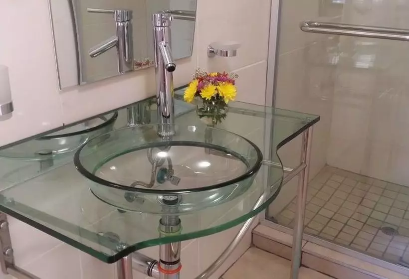 تختخواب و صبحانه Sollunaa Guesthouse