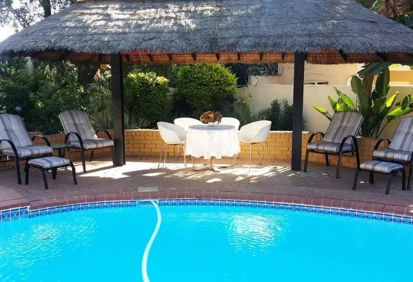 تختخواب و صبحانه Sollunaa Guesthouse