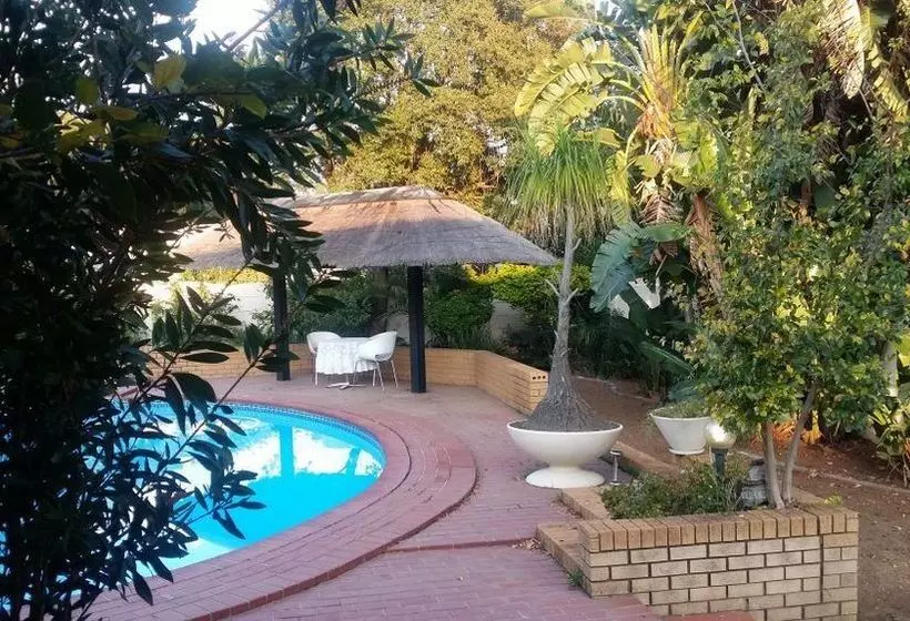 تختخواب و صبحانه Sollunaa Guesthouse