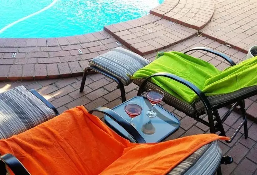 تختخواب و صبحانه Sollunaa Guesthouse