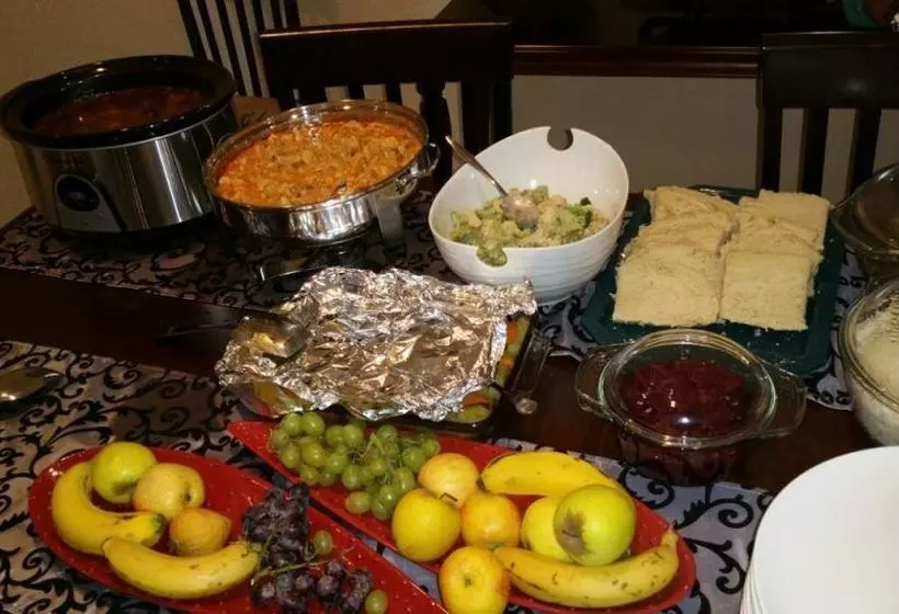تختخواب و صبحانه Sollunaa Guesthouse
