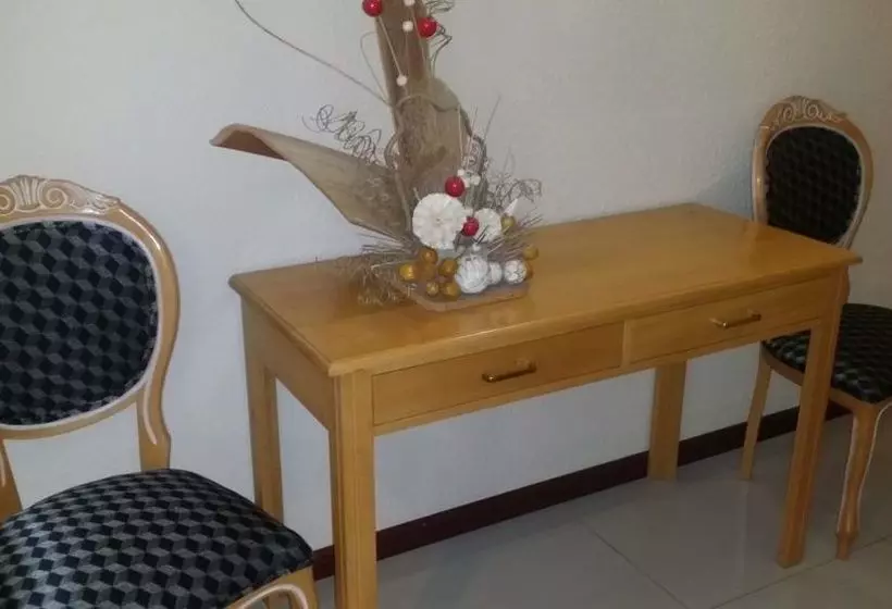 تختخواب و صبحانه Sollunaa Guesthouse