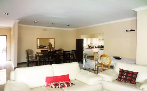 تختخواب و صبحانه Sollunaa Guesthouse