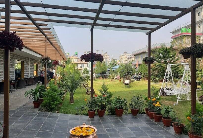 هتل Crown Himalayas