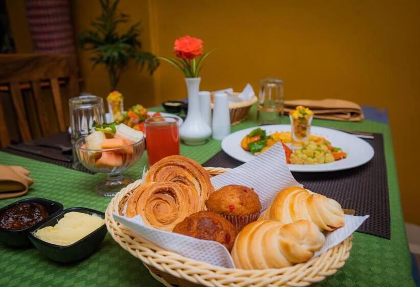 هتل Crown Himalayas