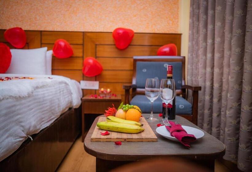 هتل Crown Himalayas