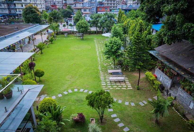 هتل Crown Himalayas