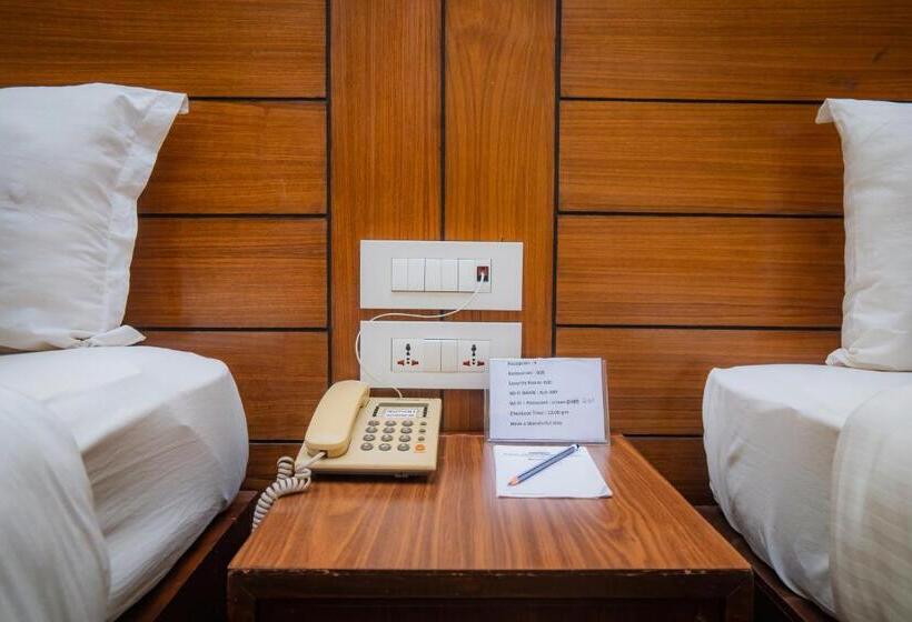 هتل Crown Himalayas