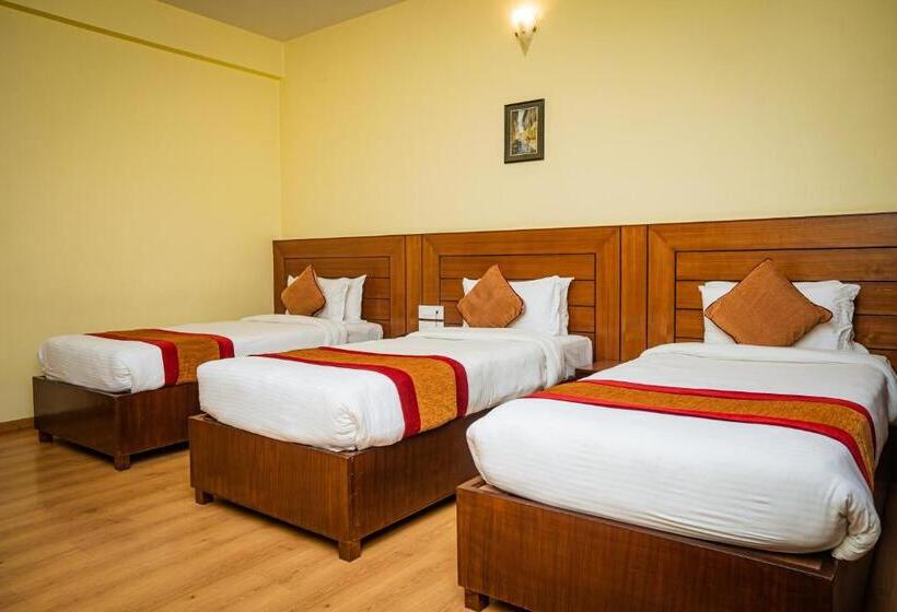 هتل Crown Himalayas