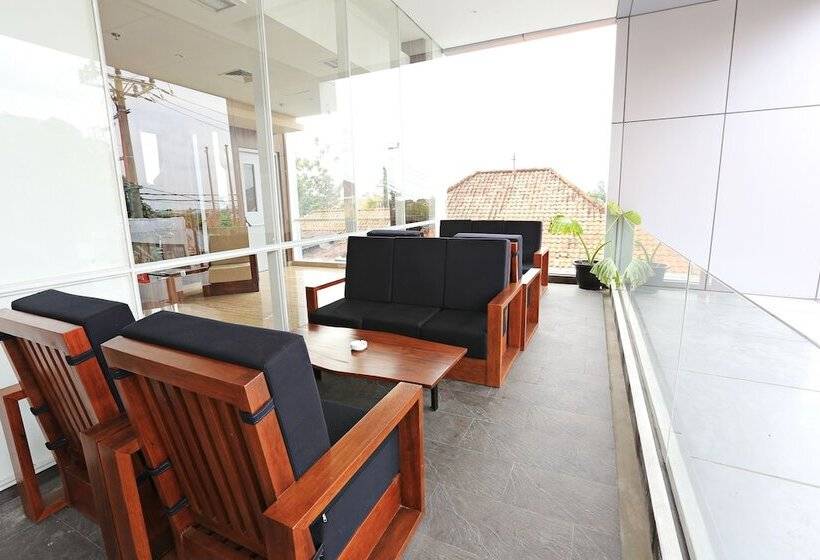 Luminor Hotel Jambi Kebun Jeruk By Wh