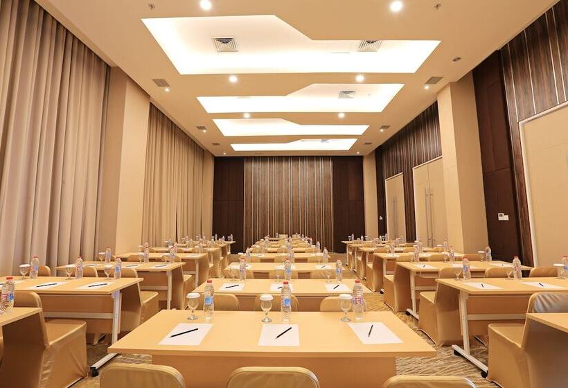 Luminor Hotel Jambi Kebun Jeruk By Wh